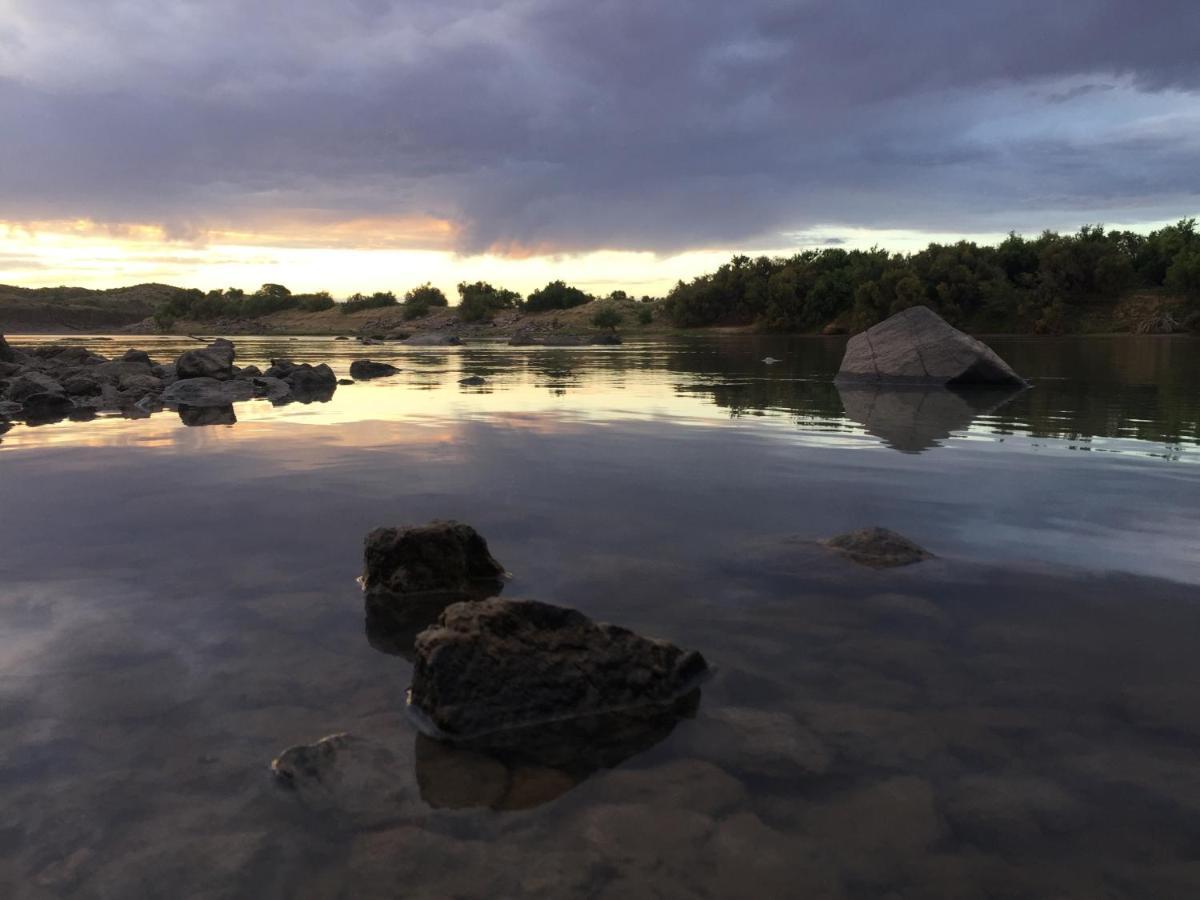 Lodge Gkhui Gkhui River *